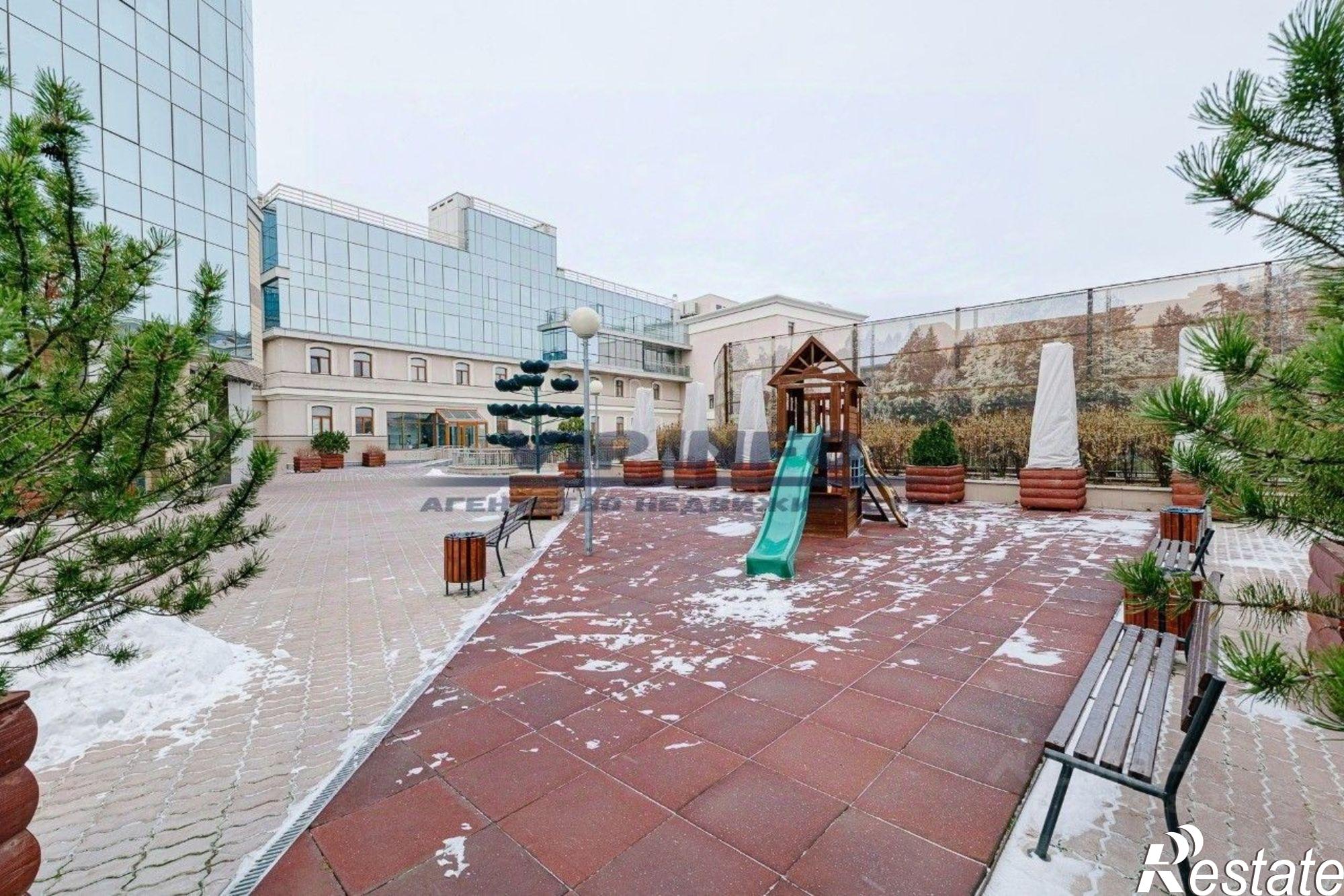 Сдать квартиру за 300 000 рублей на ул Московская, 57/13