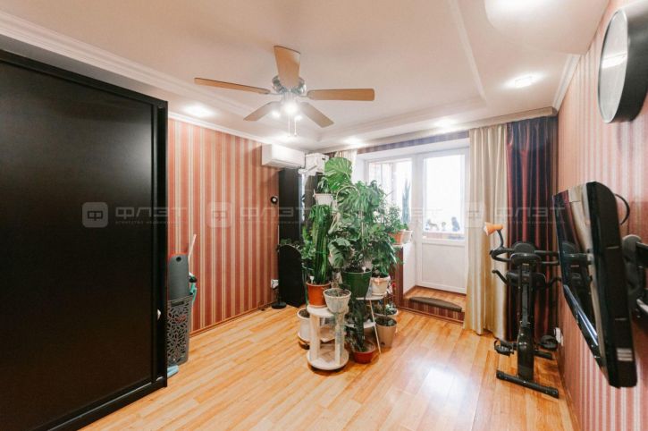 3-комн квартира ул. Азинская 2-я, дом 3б