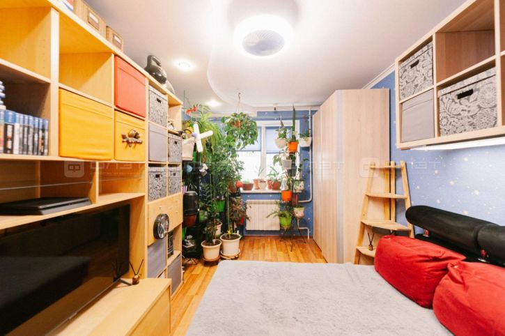 3-комн квартира ул. Азинская 2-я, дом 3б