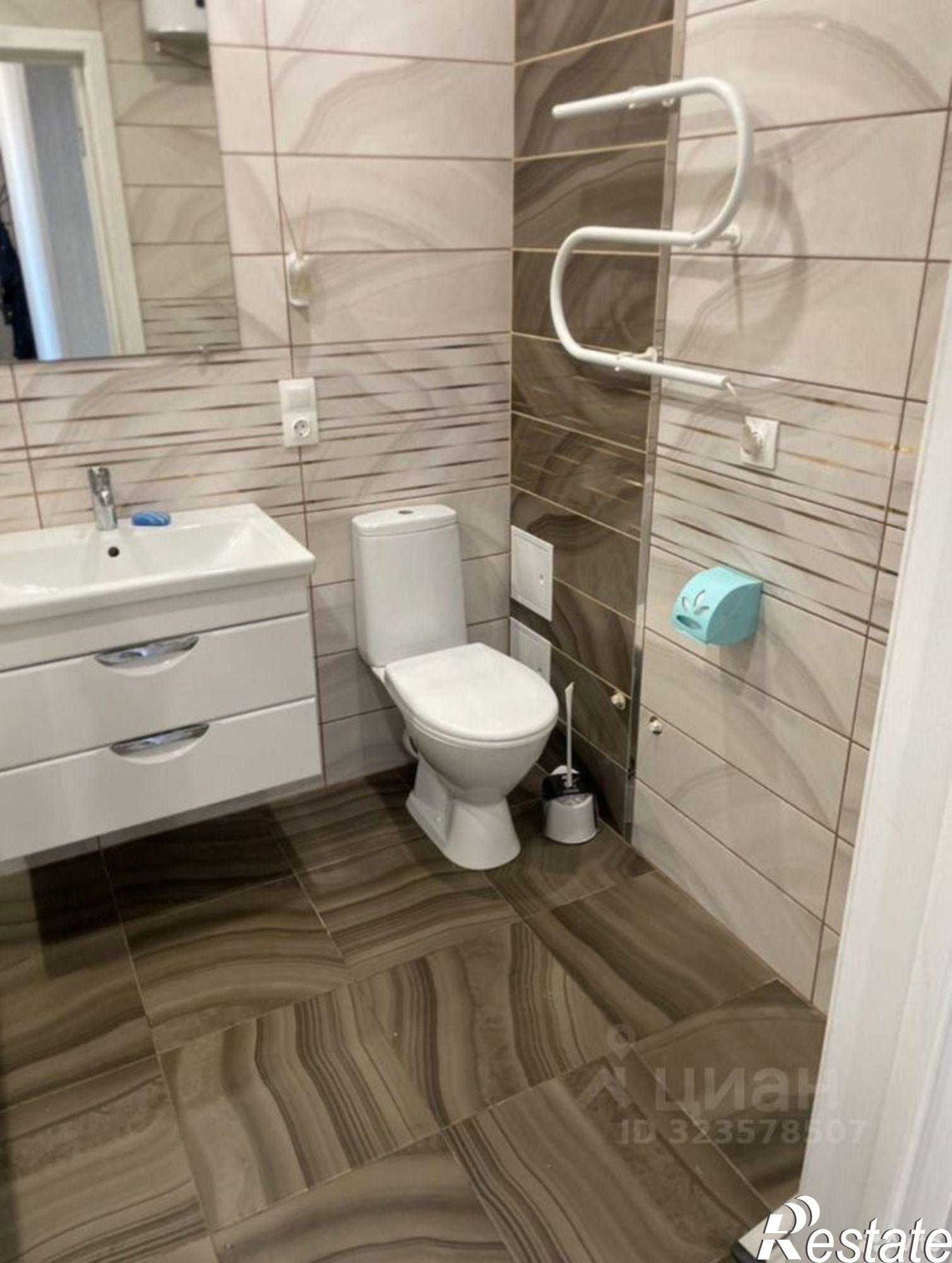 Сдать квартиру за 75 000 рублей на улица Павлюхина, 108Б