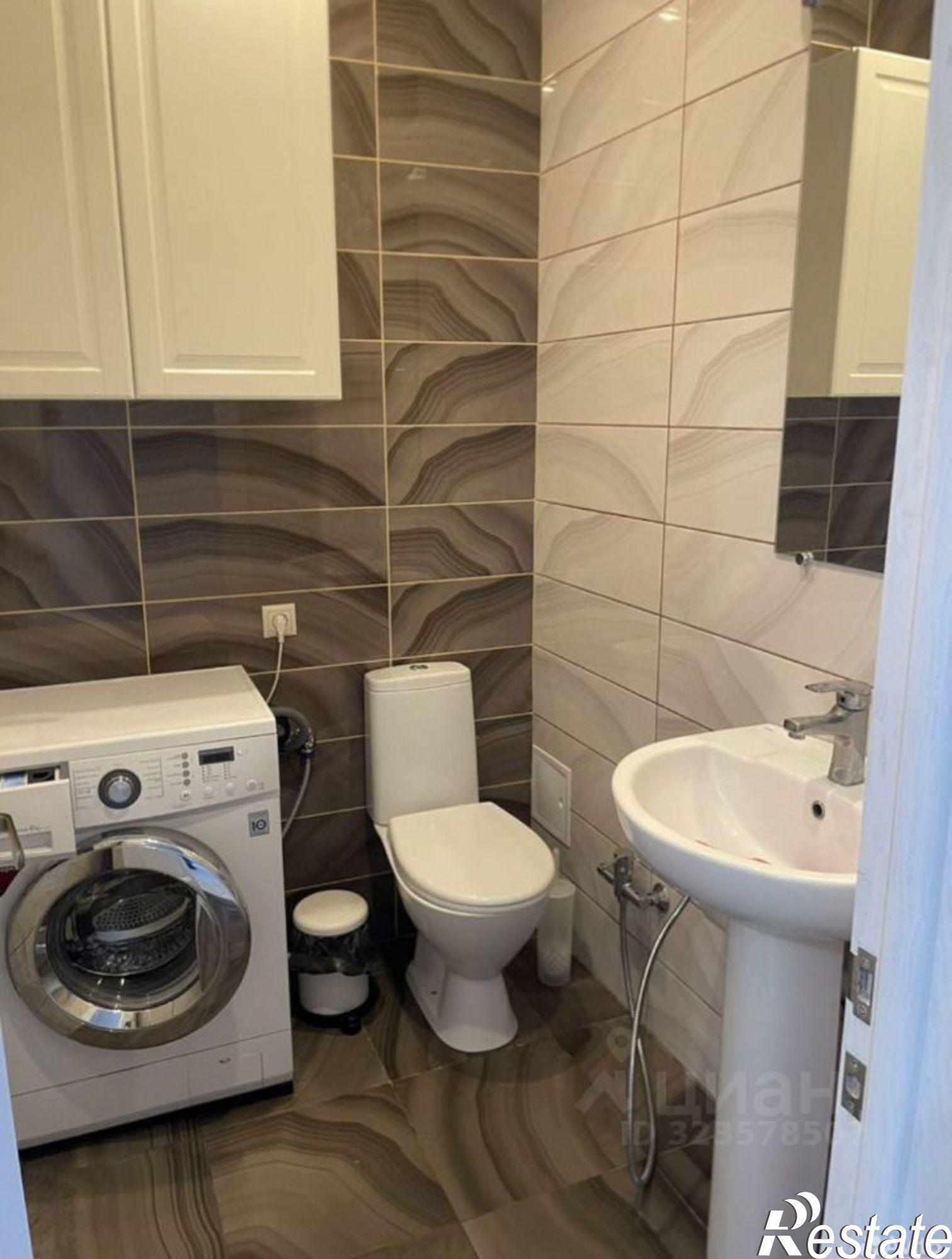 Сдать квартиру за 75 000 рублей на улица Павлюхина, 108Б