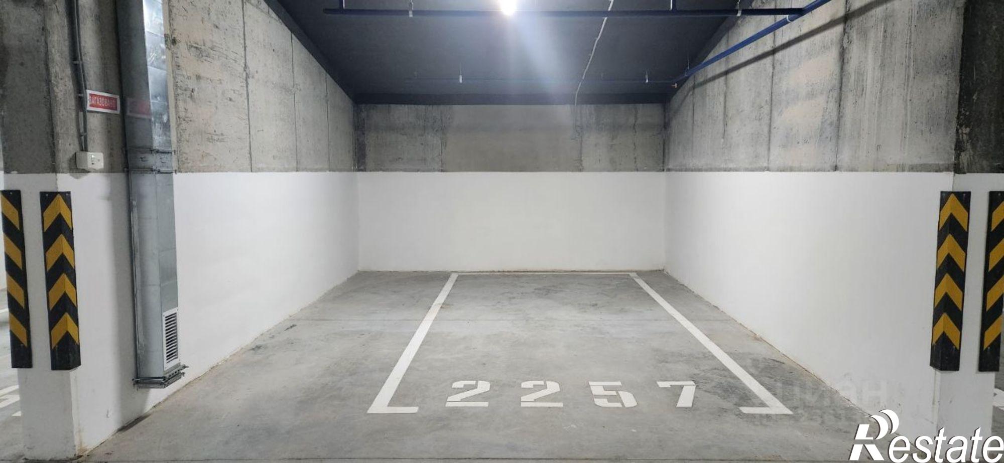 Сдать гараж, место в паркинге за 6 868 рублей на Бухарская улица, 32 к3