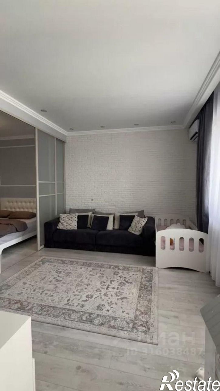 3-комн квартира ул Павлюхина, 110В,  д. 110В