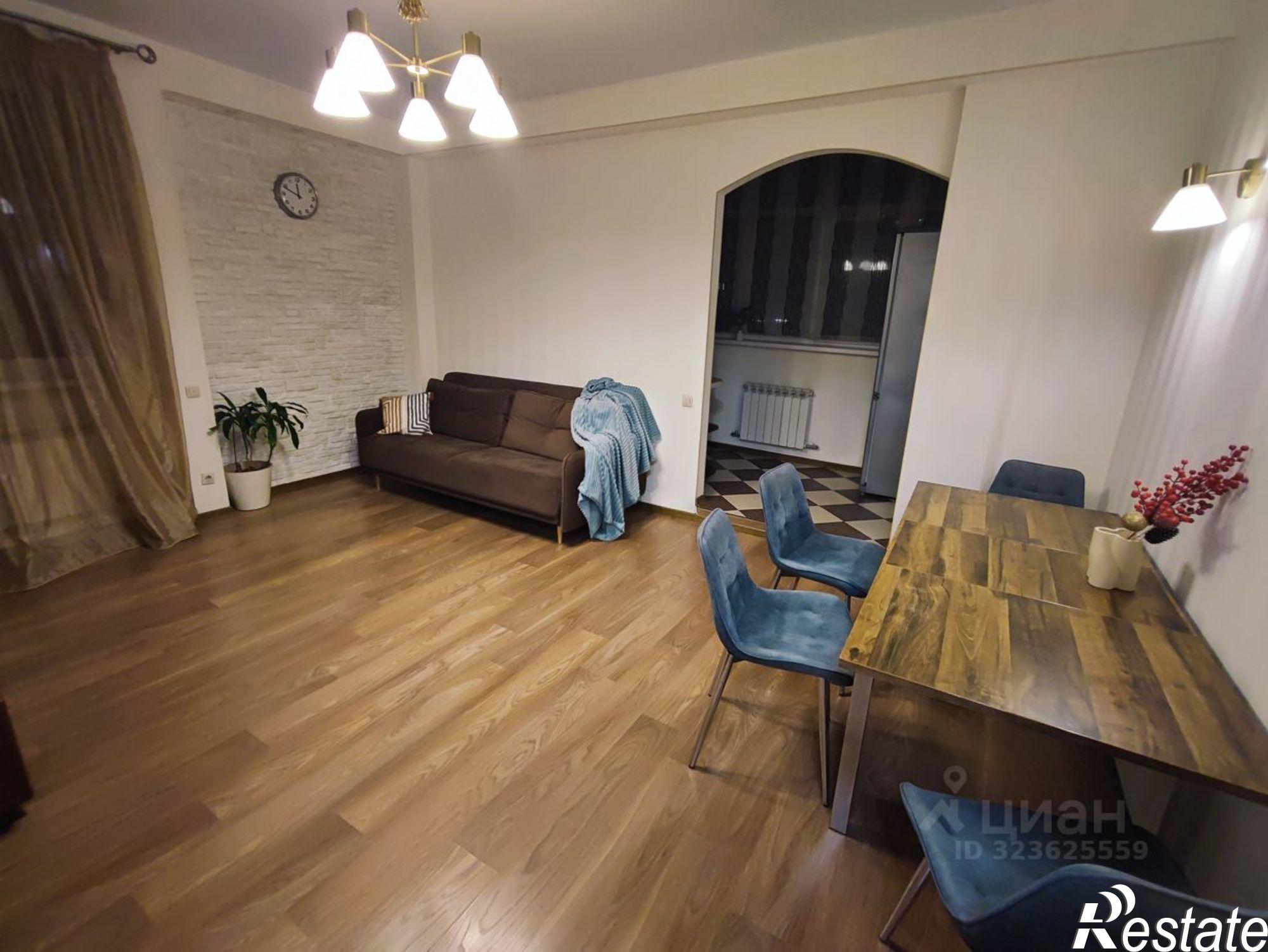 Сдать квартиру за 80 000 рублей на улица Абсалямова, 15