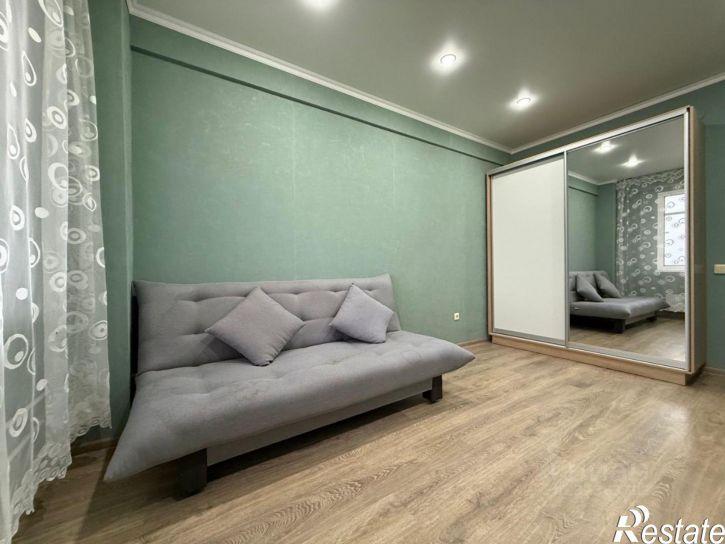 2-комн квартира улица Седова, 1,  д. 1