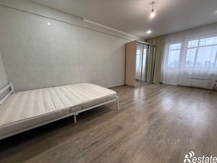 2-комн квартира улица Седова, 1,  д. 1