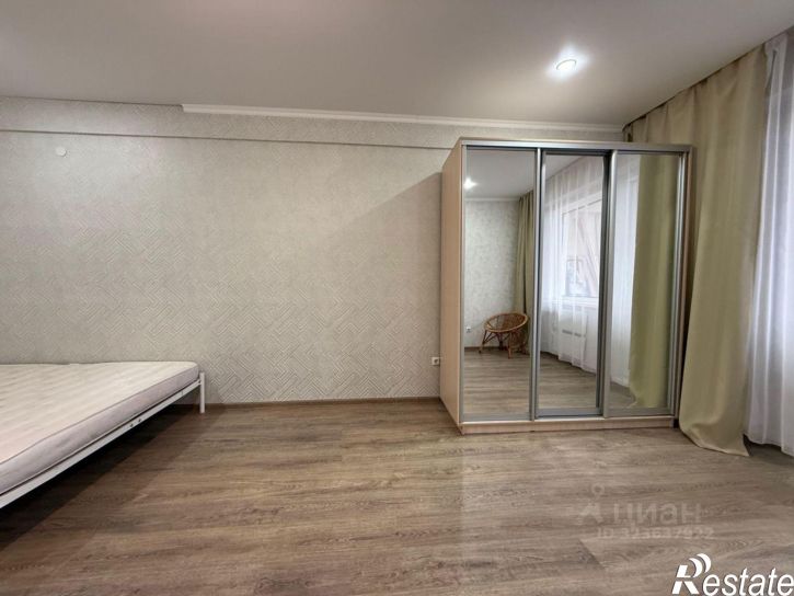 2-комн квартира улица Седова, 1,  д. 1