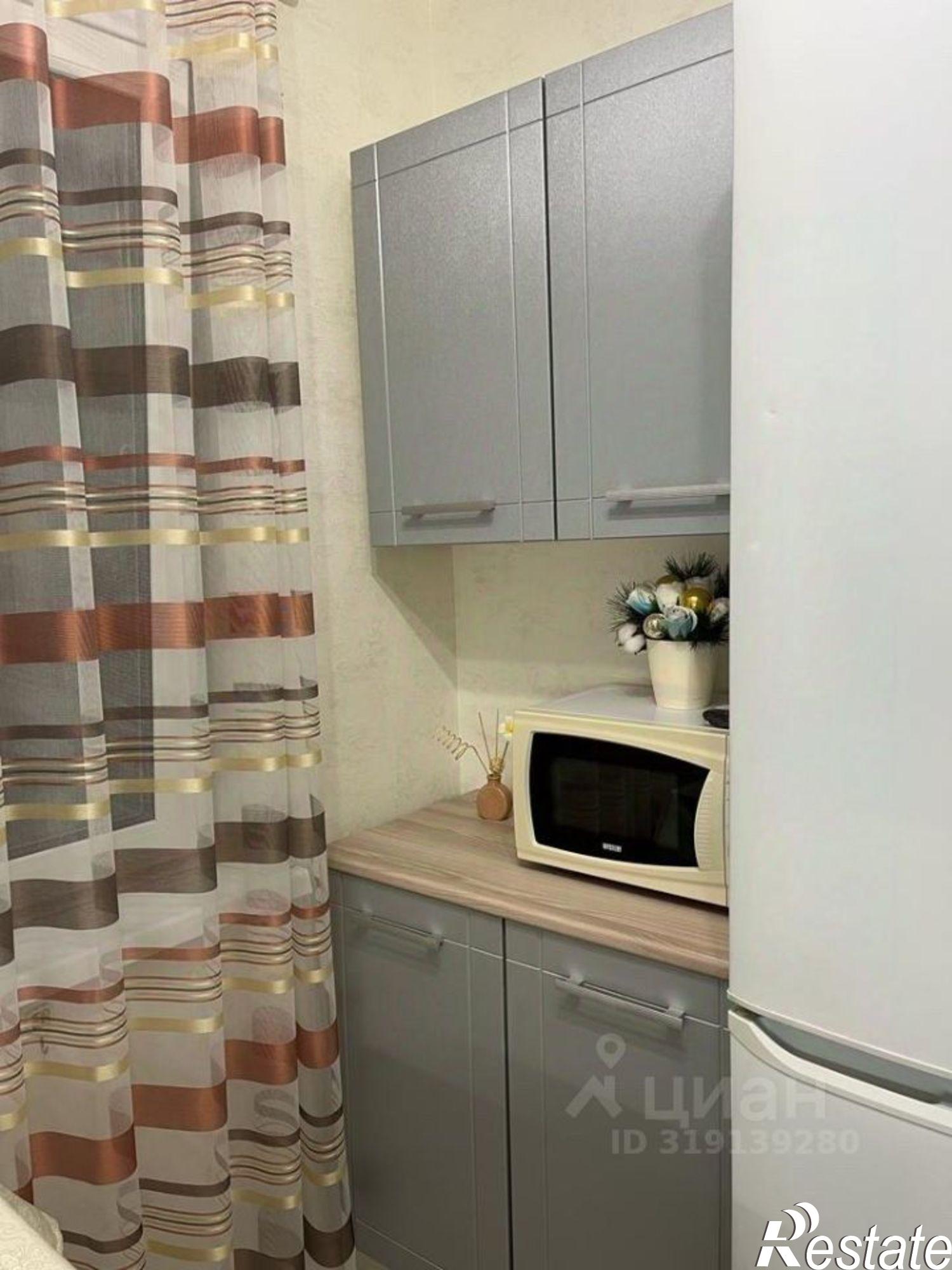 Сдать квартиру за 30 000 рублей на улица Комарова, 10