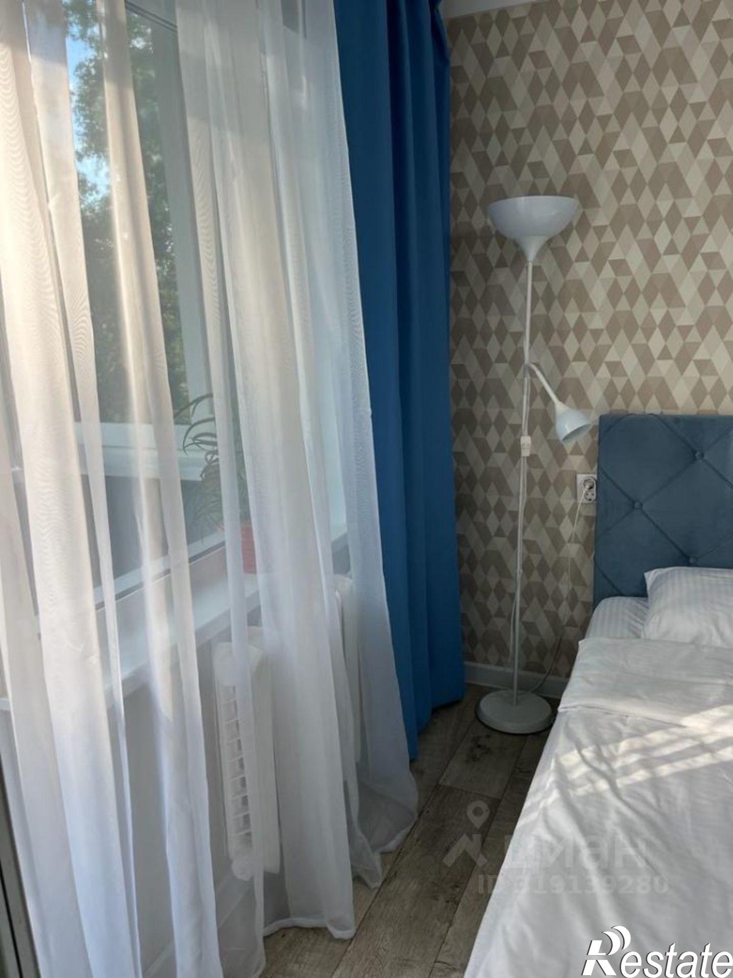 Сдать квартиру за 30 000 рублей на улица Комарова, 10