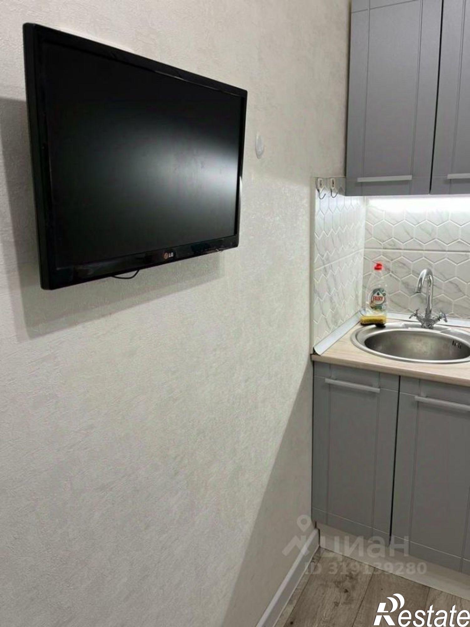 Сдать квартиру за 30 000 рублей на улица Комарова, 10