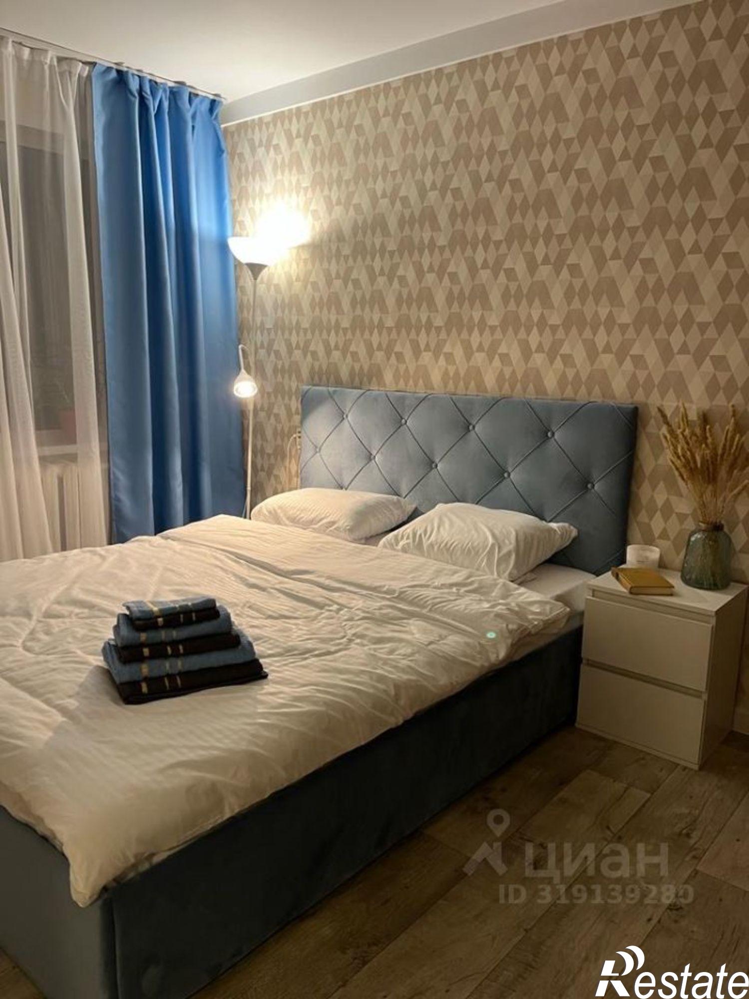 Сдать квартиру за 30 000 рублей на улица Комарова, 10