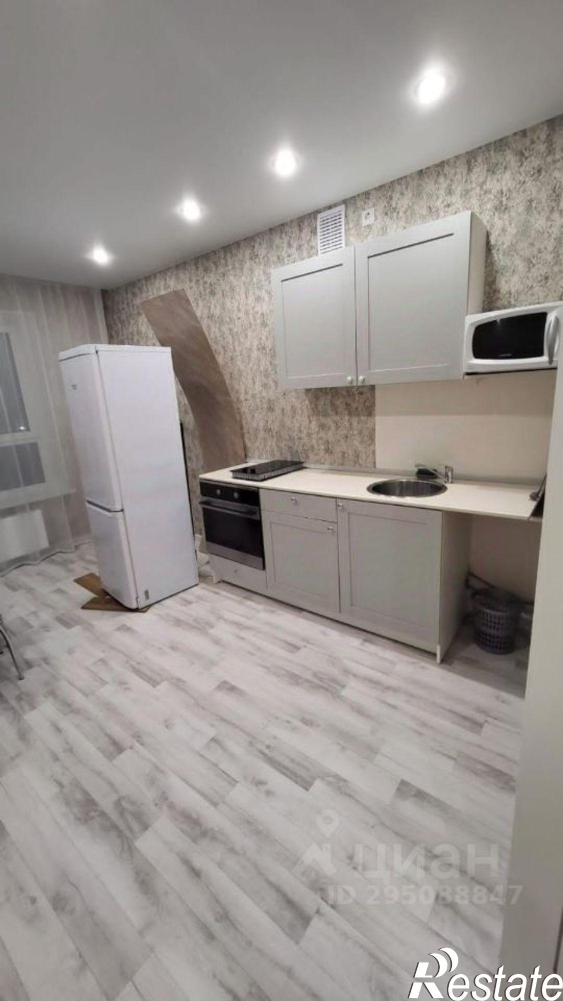 Сдать квартиру за 24 000 рублей на ул Фикрята Табеева, 1