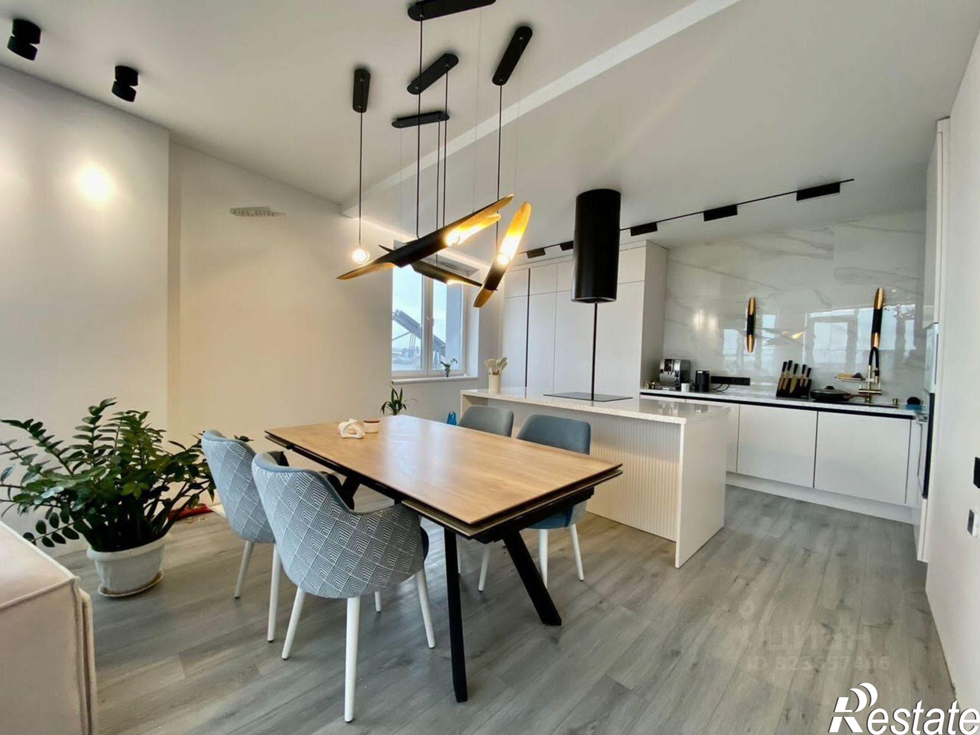 Сдать квартиру за 130 000 рублей на ул Оренбургский Тракт, 8Д