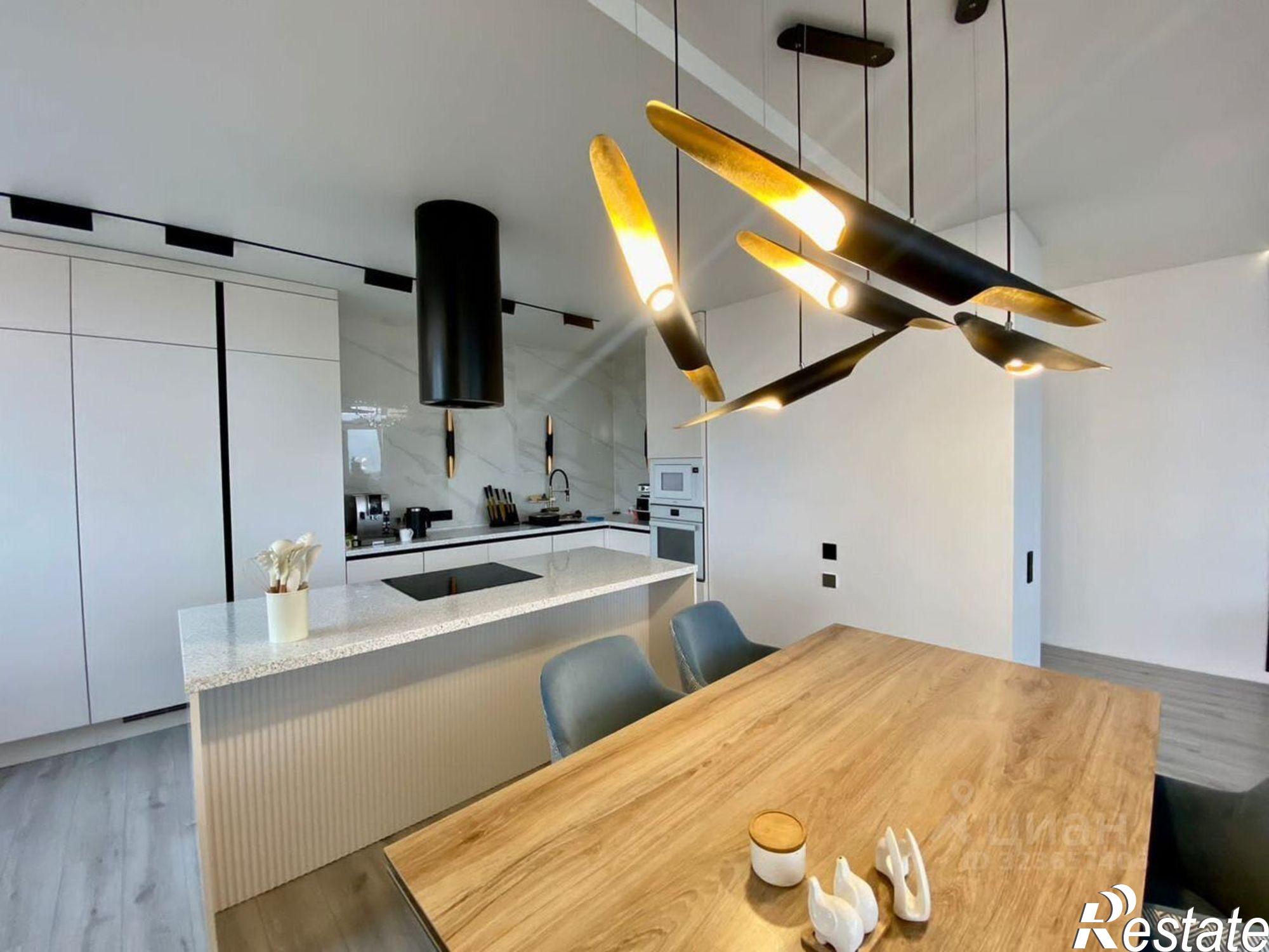 Сдать квартиру за 130 000 рублей на ул Оренбургский Тракт, 8Д