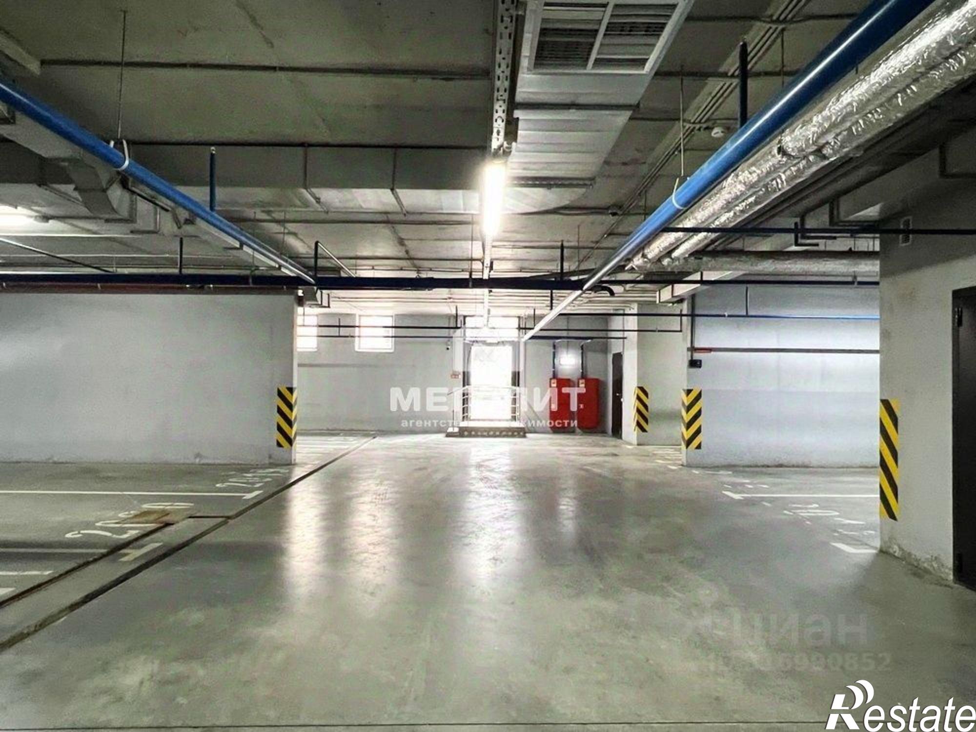 Сдать гараж, место в паркинге за 10 001 рублей на ул Короленко, 28Б