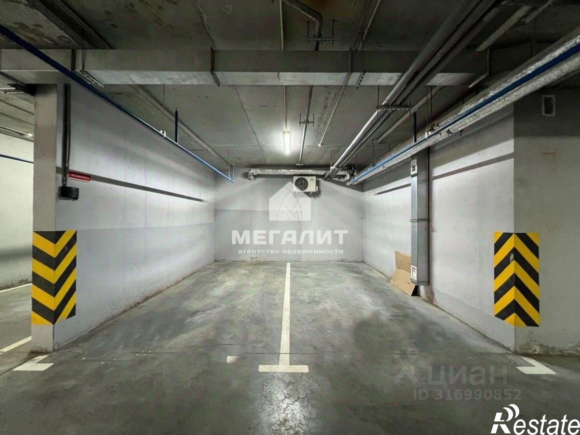 Сдать гараж, место в паркинге за 10 001 рублей на ул Короленко, 28Б