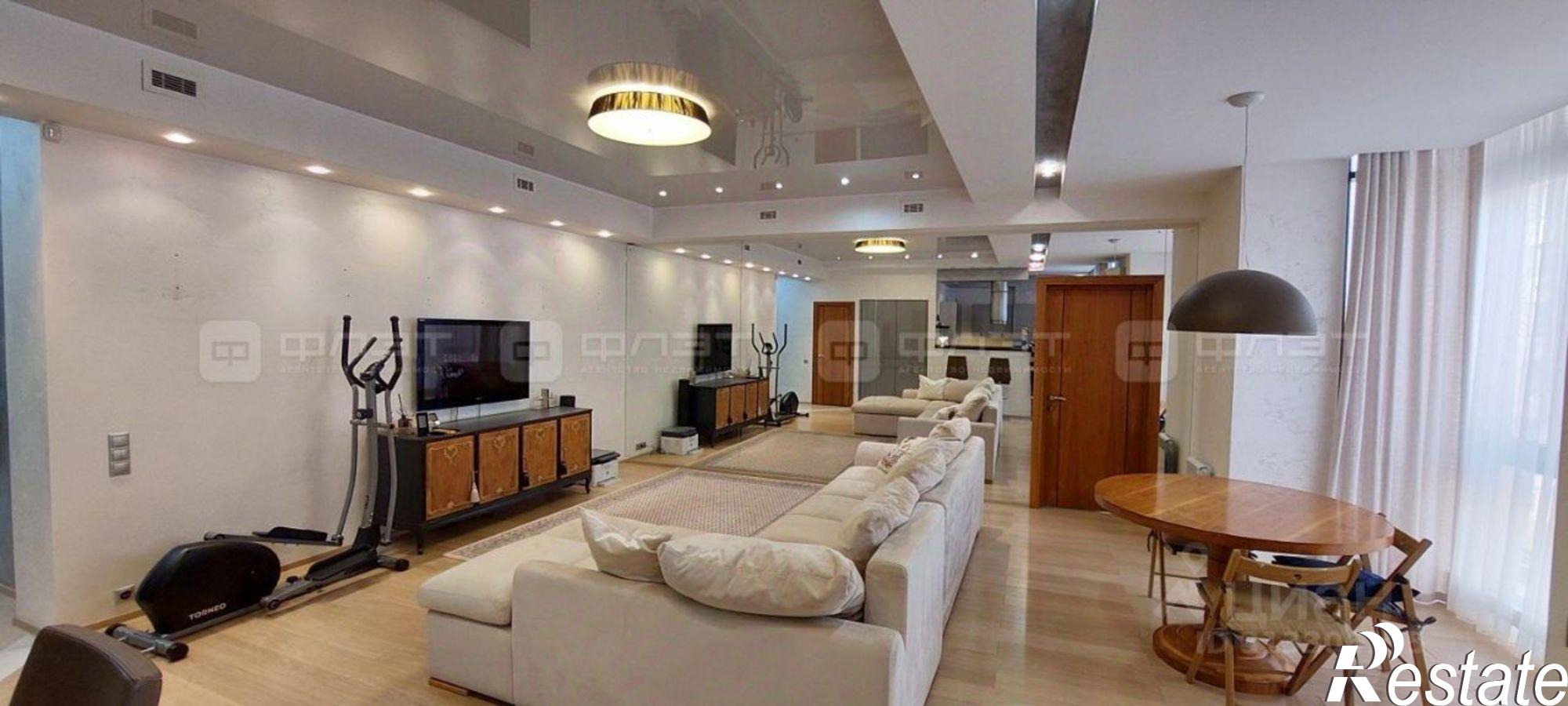 Купить квартиру за 26 990 000 рублей на улица Габдуллы Кариева, 10