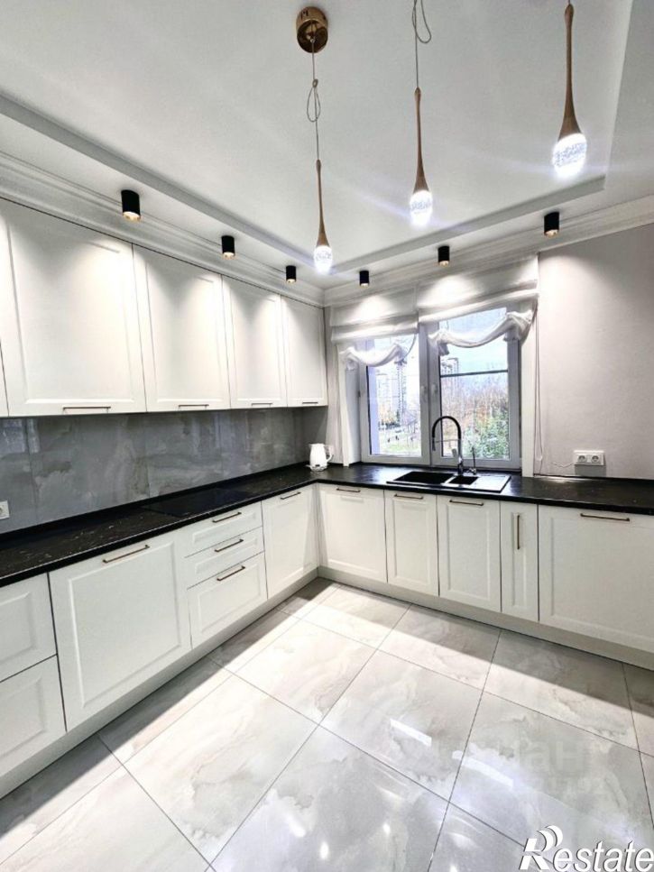 3-комн квартира улица Хусаина Мавлютова, 17Е к1,  д. 17Е к1