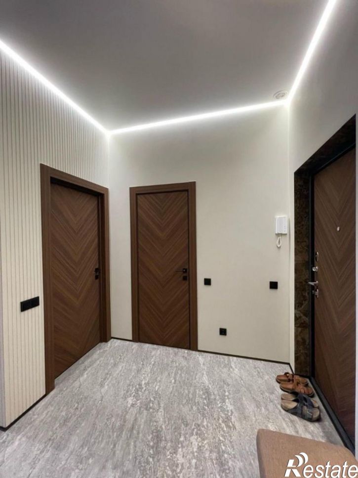 2-комн квартира ул Меридианная, 1,  д. 1