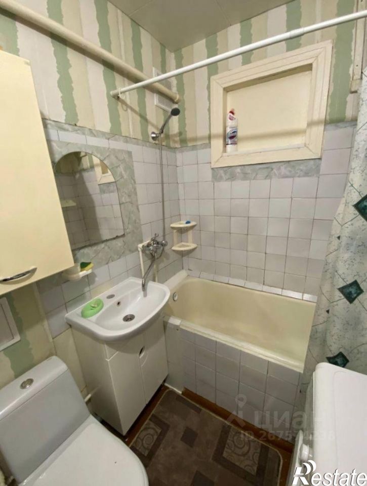 2-комн квартира улица Лейтенанта Шмидта, 42,  д. 42