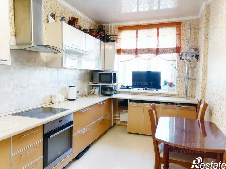 2-комн квартира улица Хусаина Мавлютова, 42,  д. 42