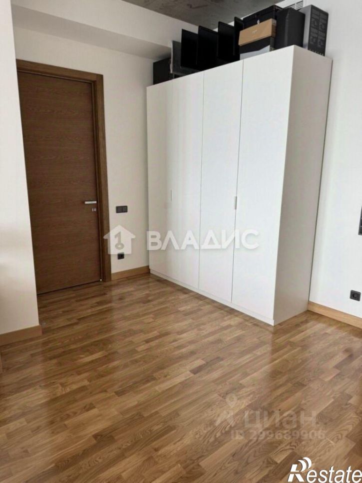 3-комн квартира проспект Альберта Камалеева, 1,  д. 1