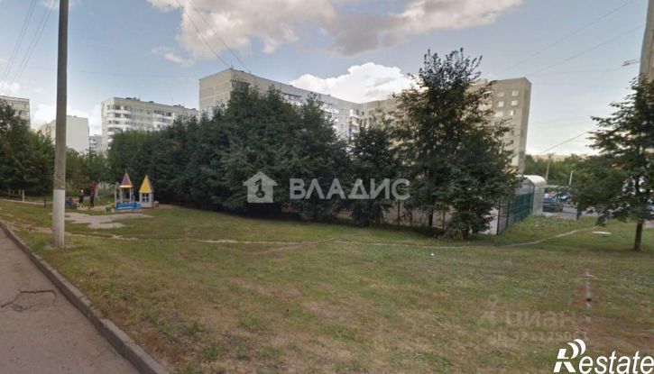 4-комн квартира улица Юлиуса Фучика, 94,  д. 94