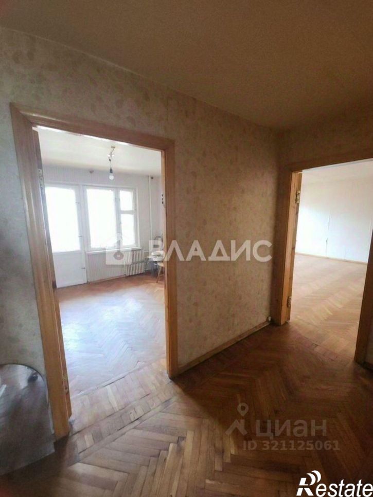 4-комн квартира улица Юлиуса Фучика, 94,  д. 94