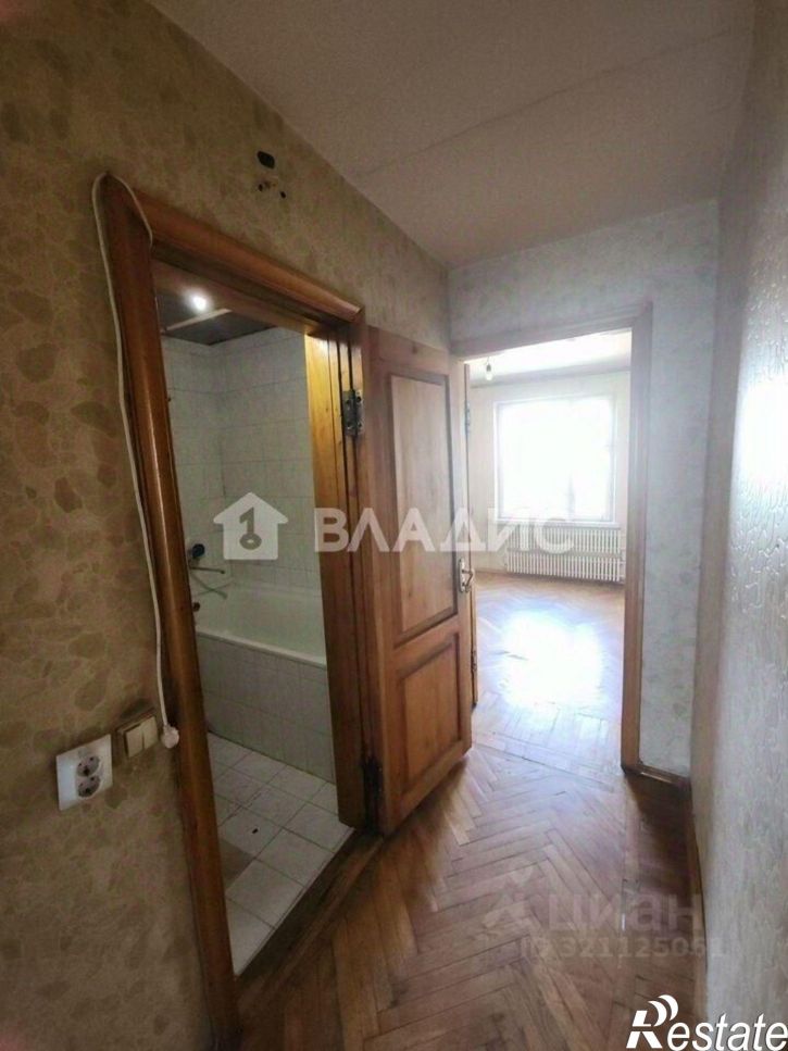 4-комн квартира улица Юлиуса Фучика, 94,  д. 94