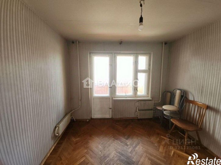 4-комн квартира улица Юлиуса Фучика, 94,  д. 94