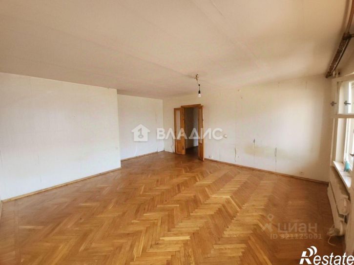 4-комн квартира улица Юлиуса Фучика, 94,  д. 94