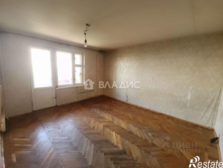 4-комн квартира улица Юлиуса Фучика, 94,  д. 94