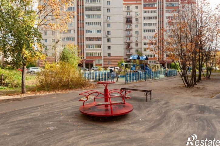 4-комн квартира улица Адоратского, 66А,  д. 66А