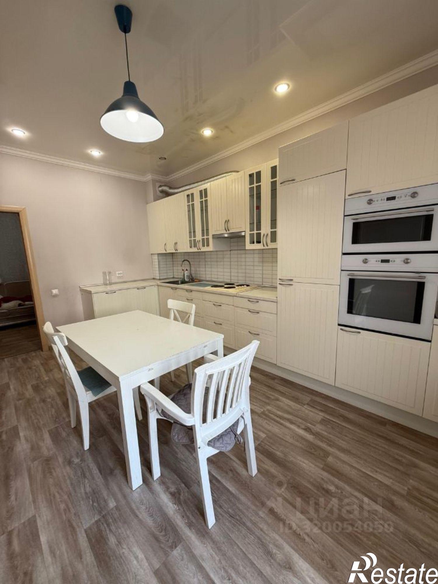 Сдать квартиру за 35 000 рублей на улица Адоратского, 1А