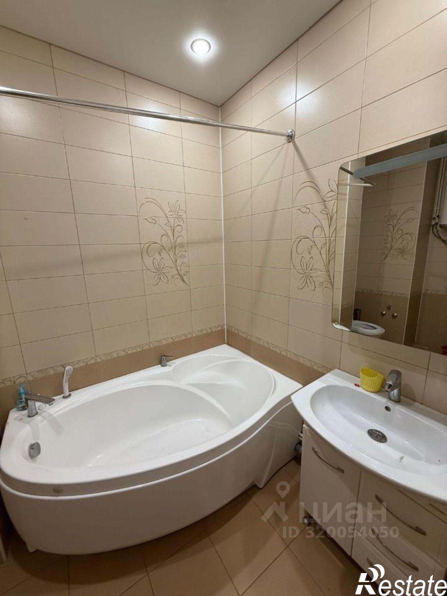 Сдать квартиру за 35 000 рублей на улица Адоратского, 1А