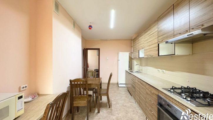 3-комн квартира проспект Победы, 210Б,  д. 210Б