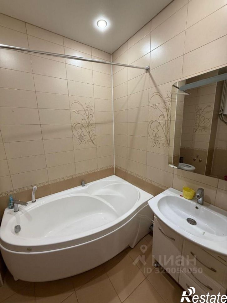 2-комн квартира улица Адоратского, 1А,  д. 1А