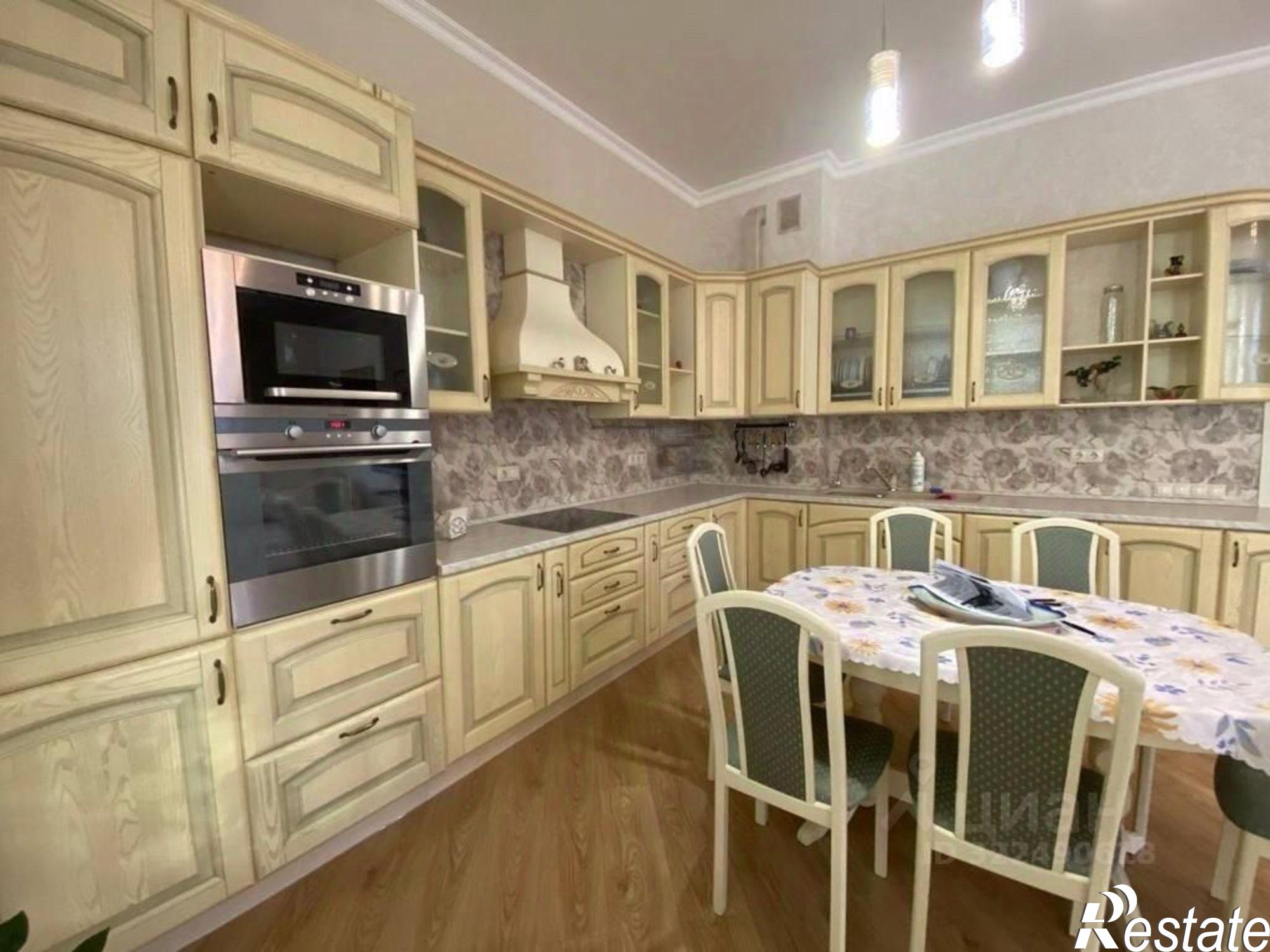 Сдать дачу, дом, коттедж за 150 000 рублей на улица Азамат, 53