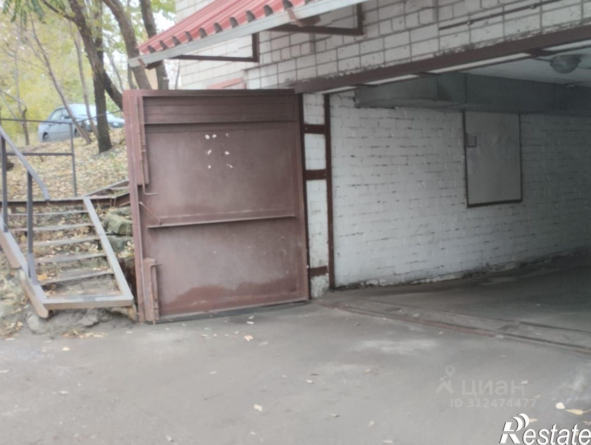 Сдать гараж, место в паркинге за 10 000 рублей на улица Соловецких юнг, 1 к1