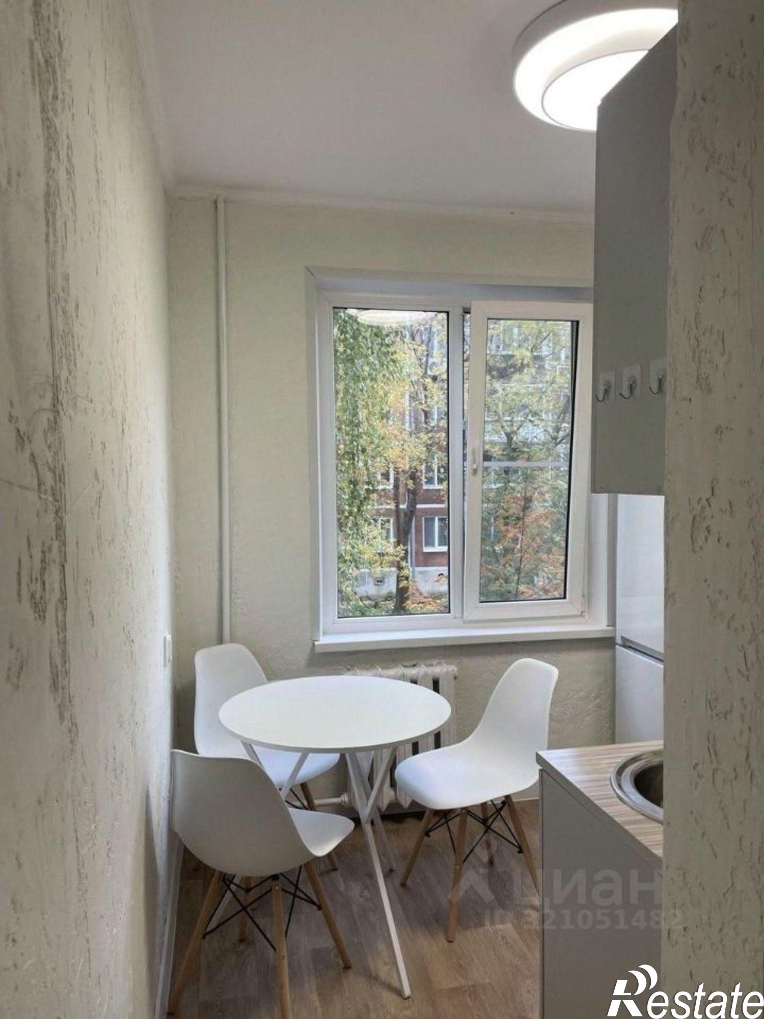 Сдать квартиру за 42 000 рублей на улица Короленко, 50А