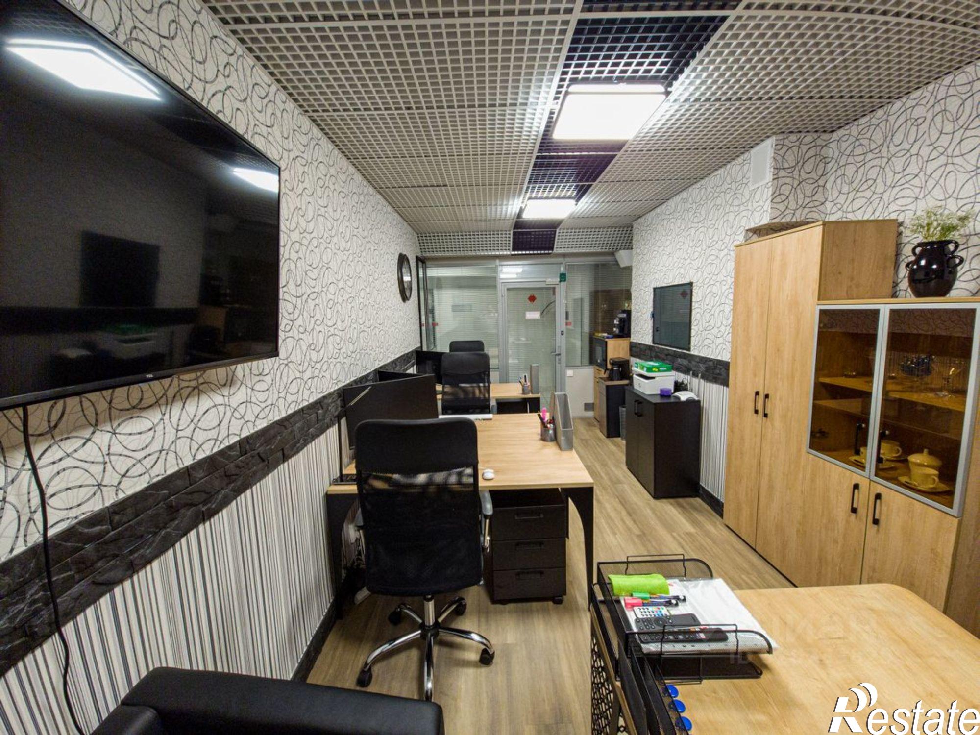 Сдать офис, помещение под офис за 357 117 рублей на ул Галиаскара Камала, 41