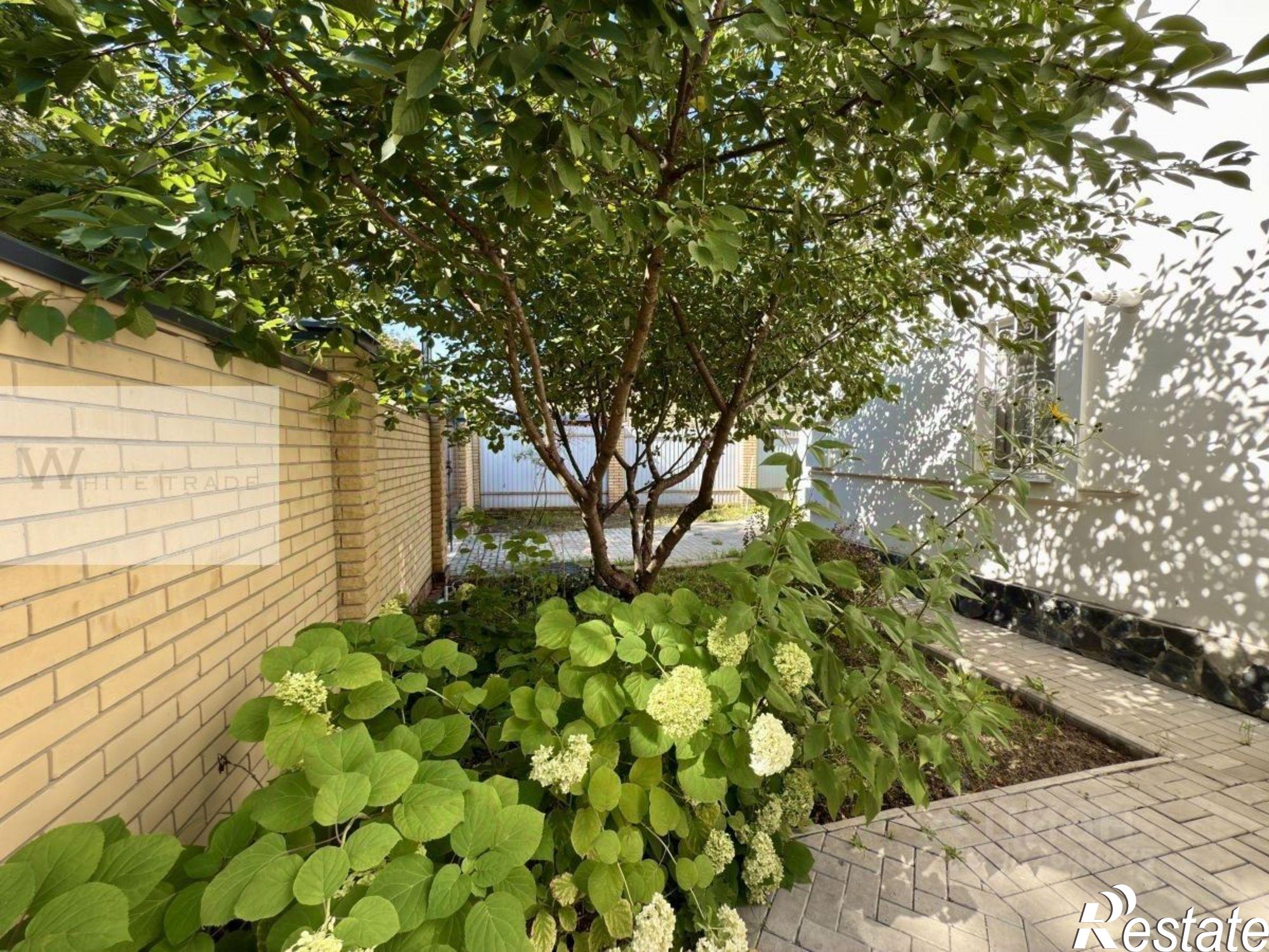 Сдать дачу, дом, коттедж за 90 000 рублей на ул Жасминная, 12