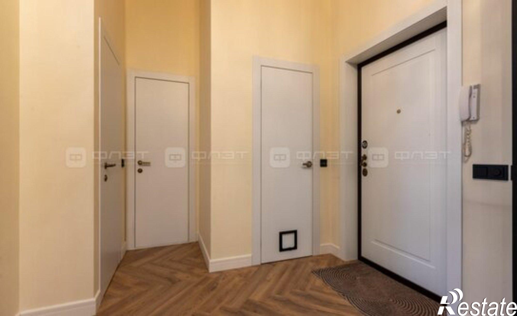 Купить квартиру за 19 900 000 рублей на ул Столярова, 19