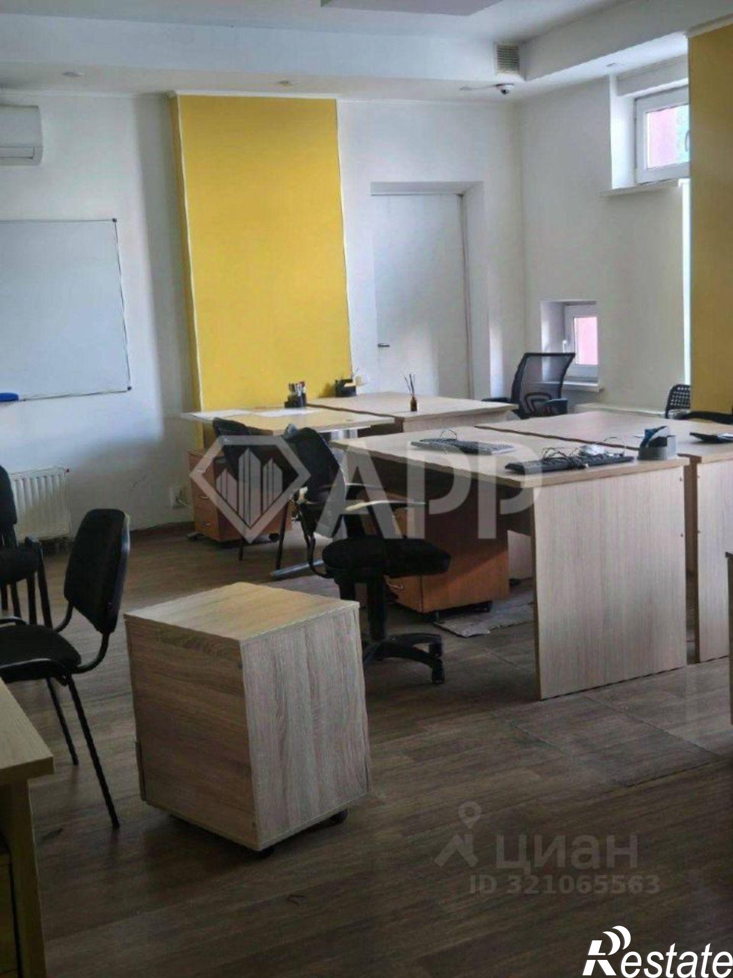 Купить офис, помещение под офис за 80 000 200 рублей на улица Чехова, 6Г