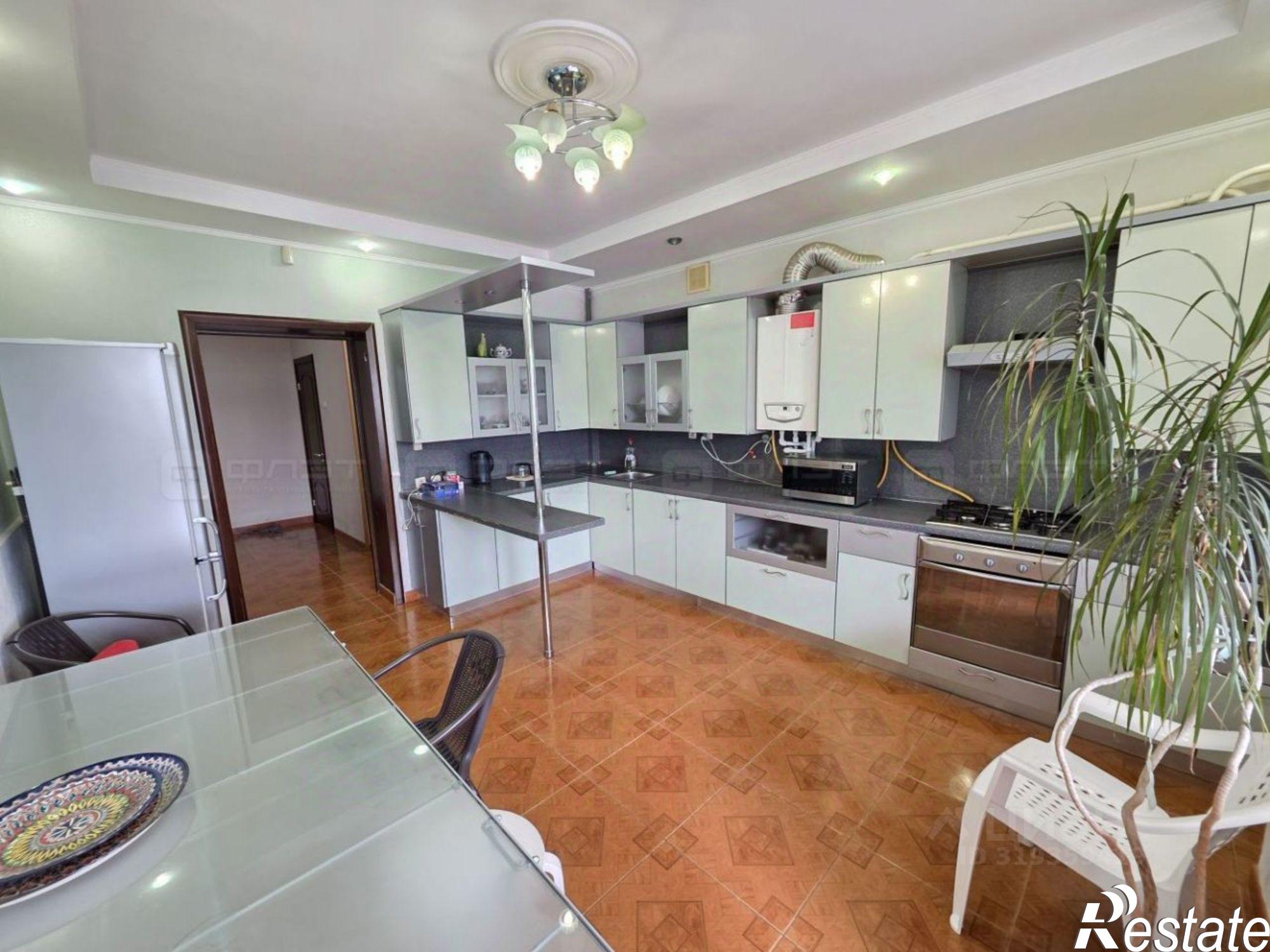 Купить квартиру за 24 000 000 рублей на ул Лево-Булачная, 16