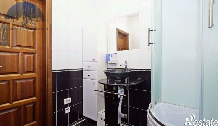 3-комн квартира ул Адоратского, 1,  д. 1