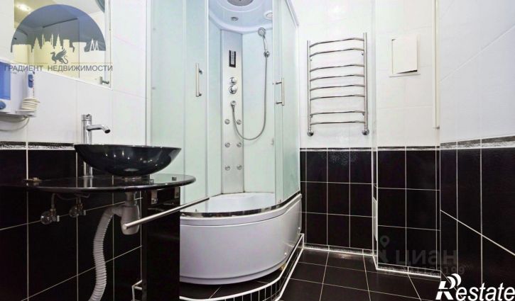 3-комн квартира ул Адоратского, 1,  д. 1