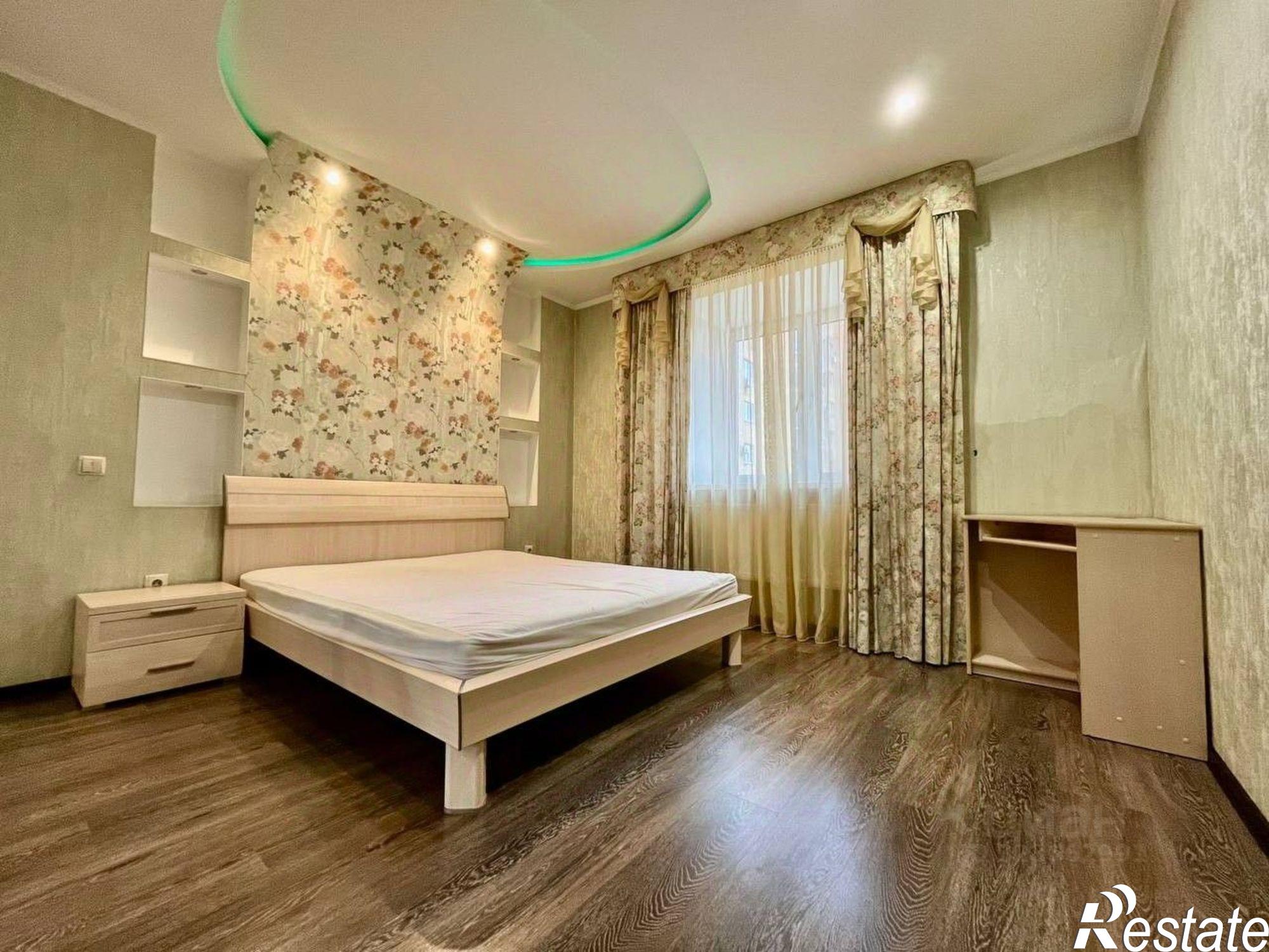 Сдать квартиру за 39 000 рублей на ул Болотникова, 9