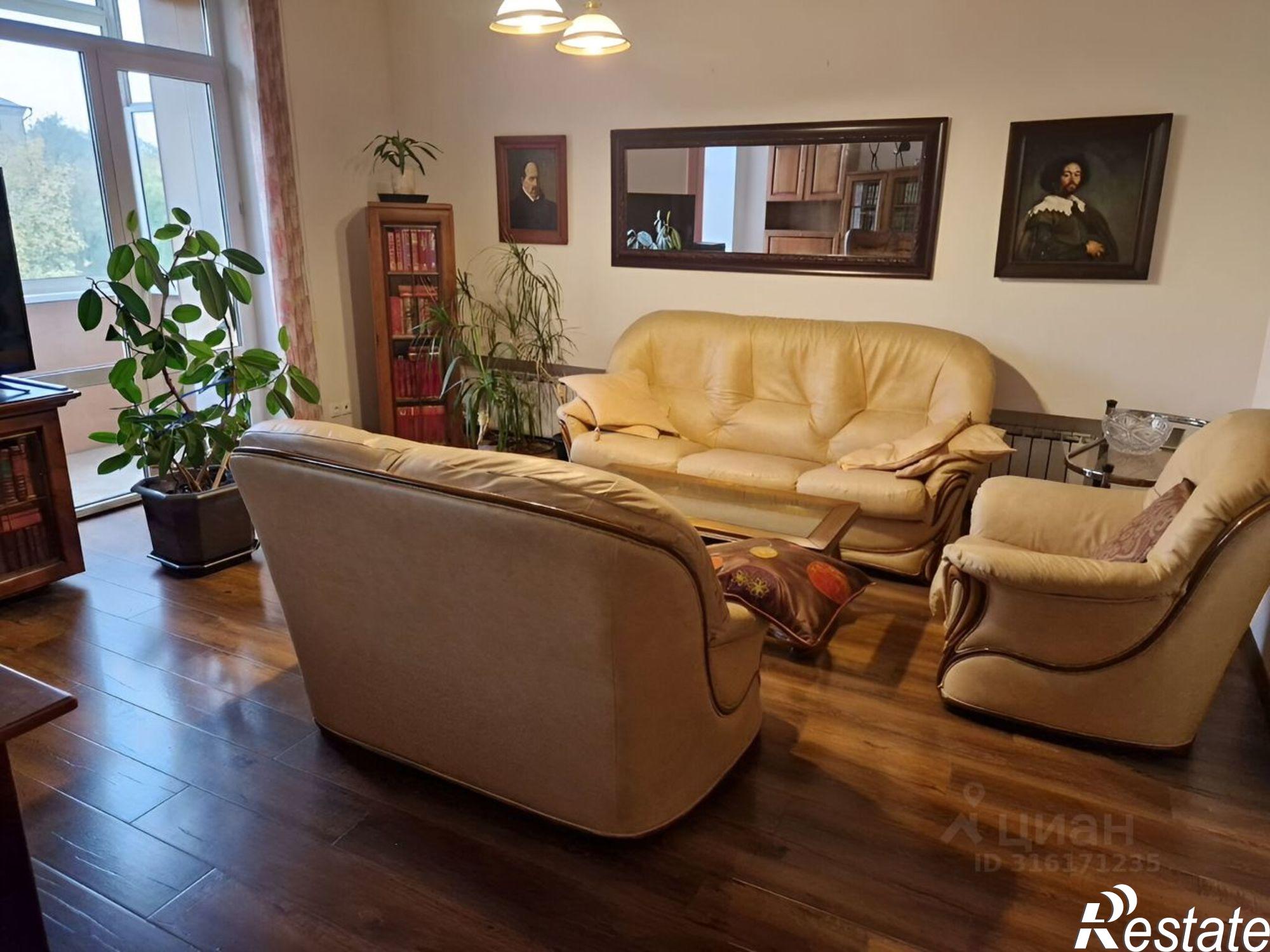 Сдать квартиру за 70 000 рублей на улица Декабристов, 189