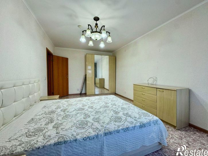 2-комн квартира улица Максимова, 1Б,  д. 1Б